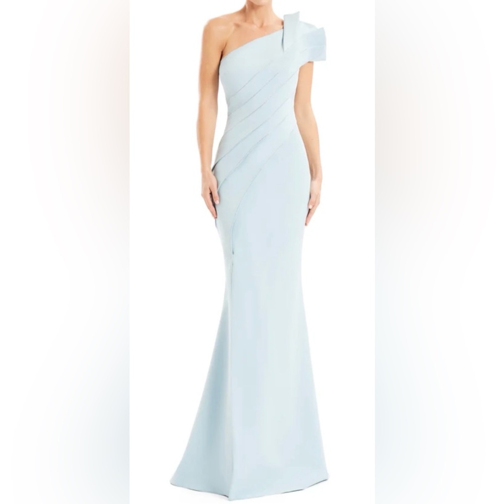 Alexander by Daymor MOB or MOG Pale Blue Dress. Stunning on!